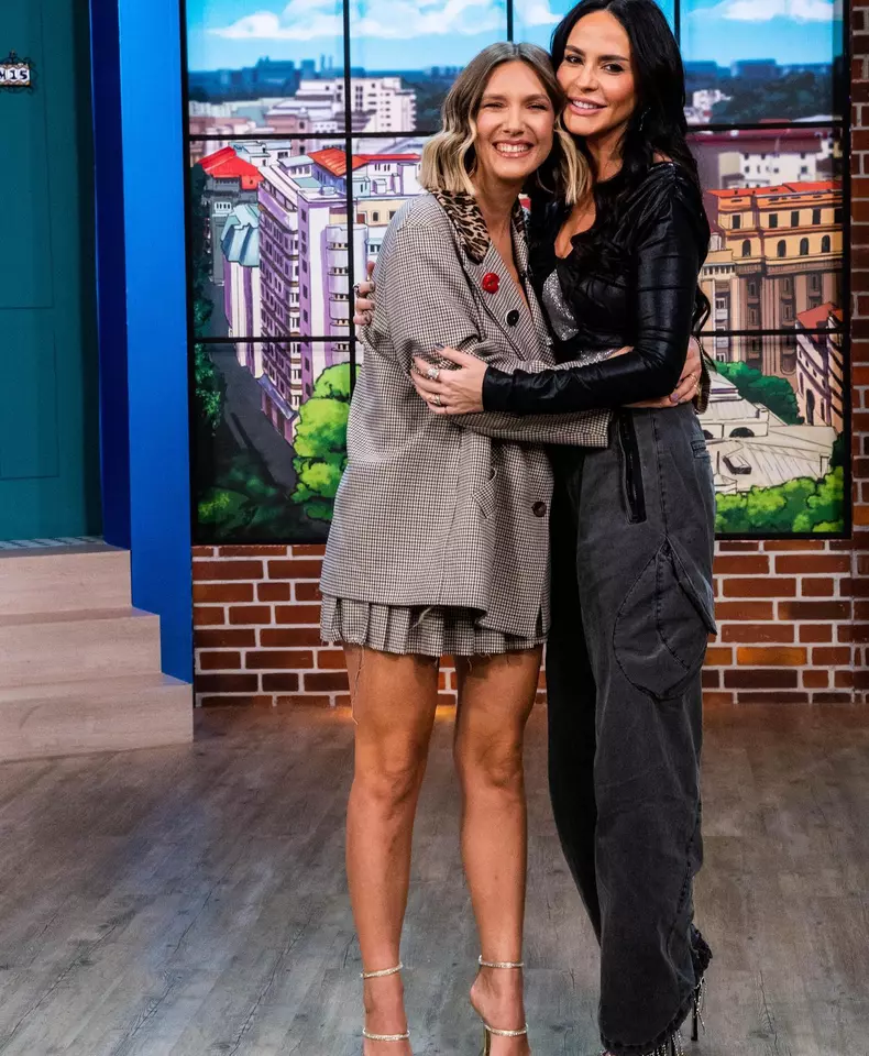 Adela Popescu și Adelina Chivu