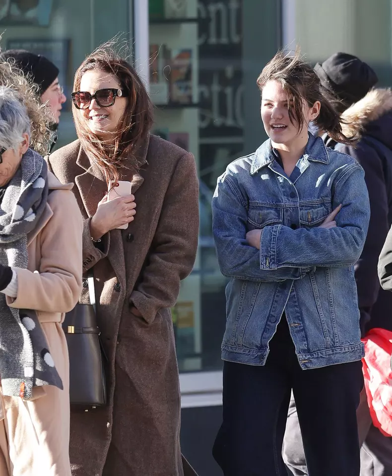 EXCLUSIVE: Kate Holmes and Suri Cruise are Spotted Together in New York City