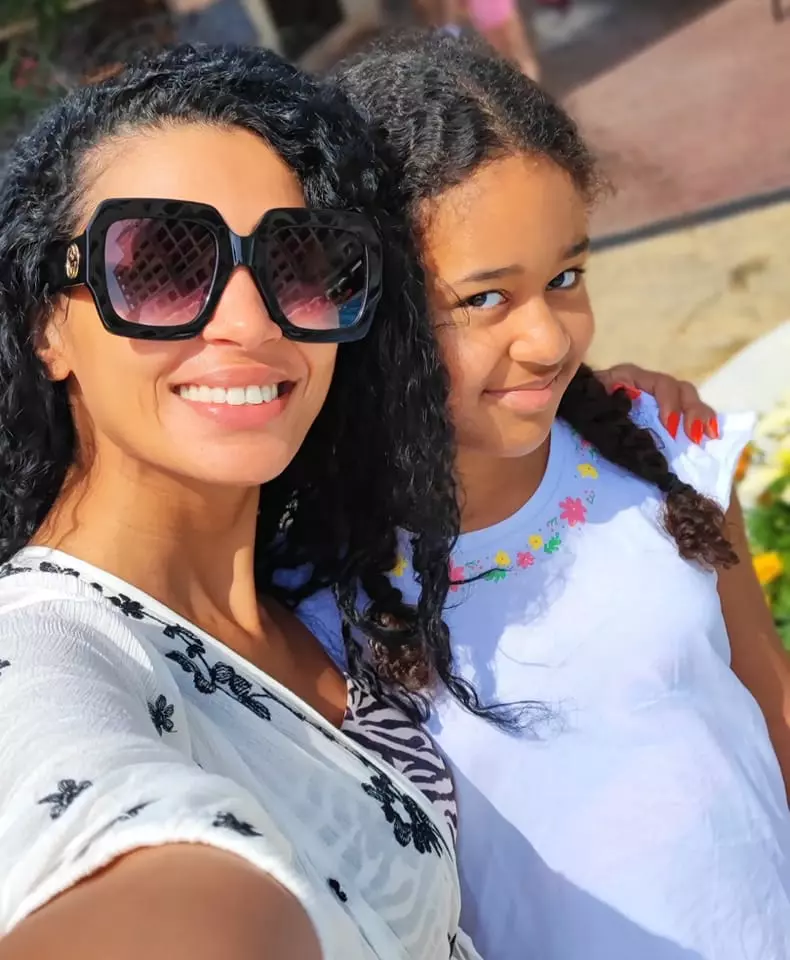 majda-aboulumosha-si-fetita