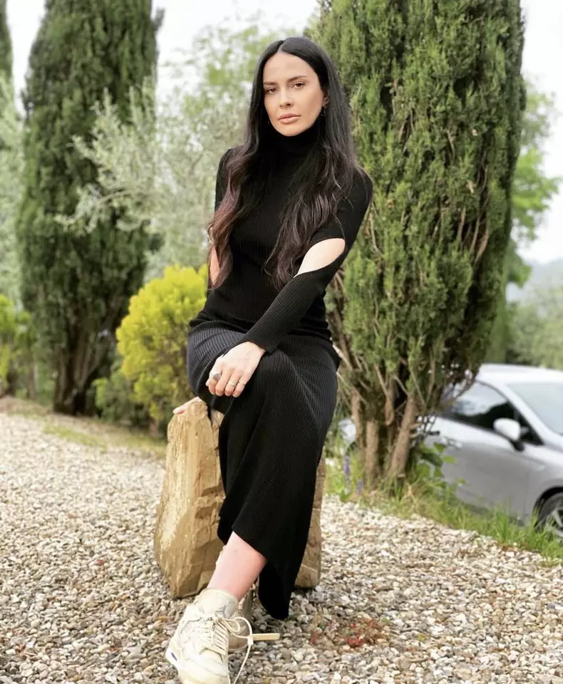 um arata adelina chivu