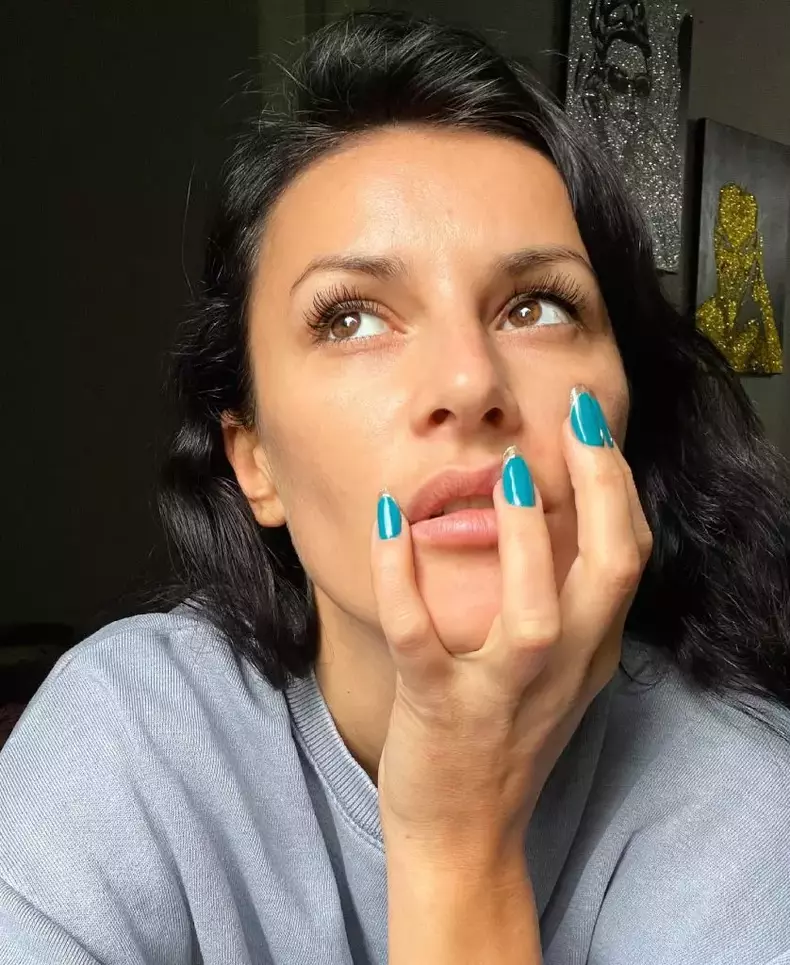 Cine-este-Ruxi-2-838x1024-1