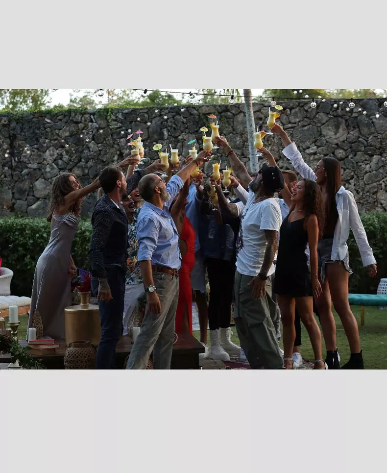 In-ce-va-investi-Mari-Fica-banii-castigati-la-Survivor-Romania-2022.-„Cheers-survivori-1-1