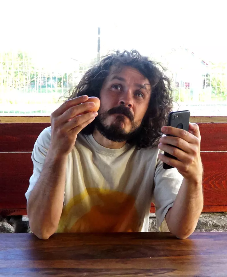 cine-este-costel-bojog-2