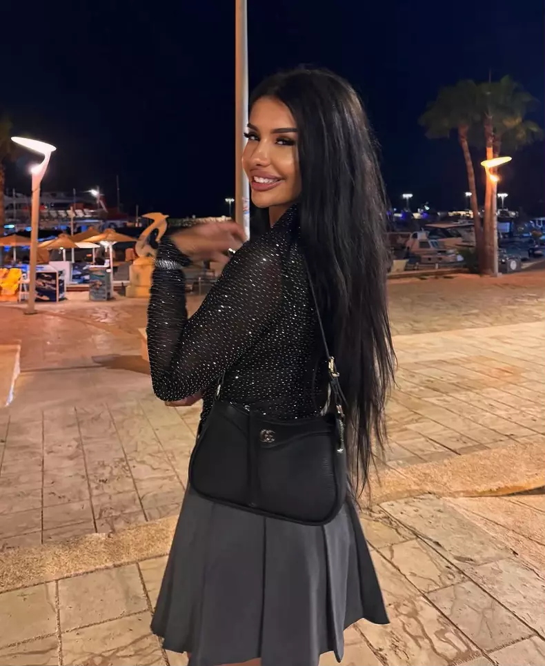 Andreea Homescu0