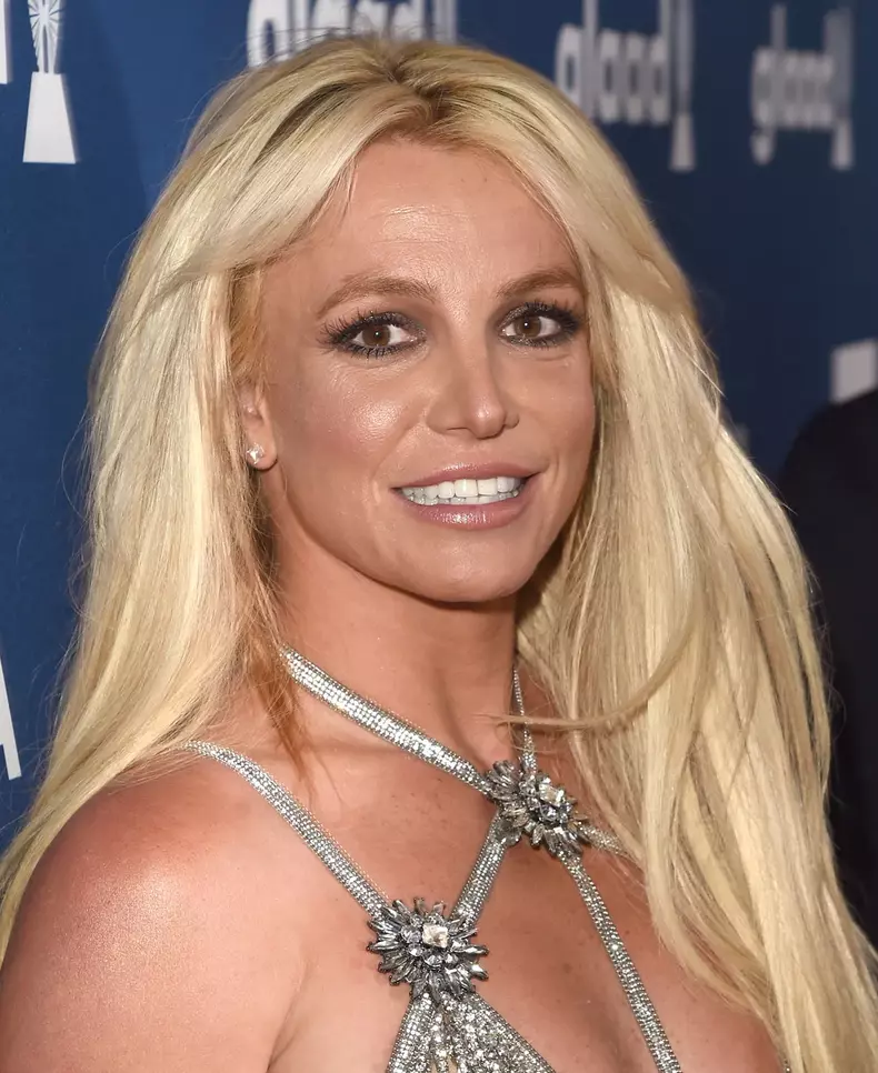 britney spears cantareata