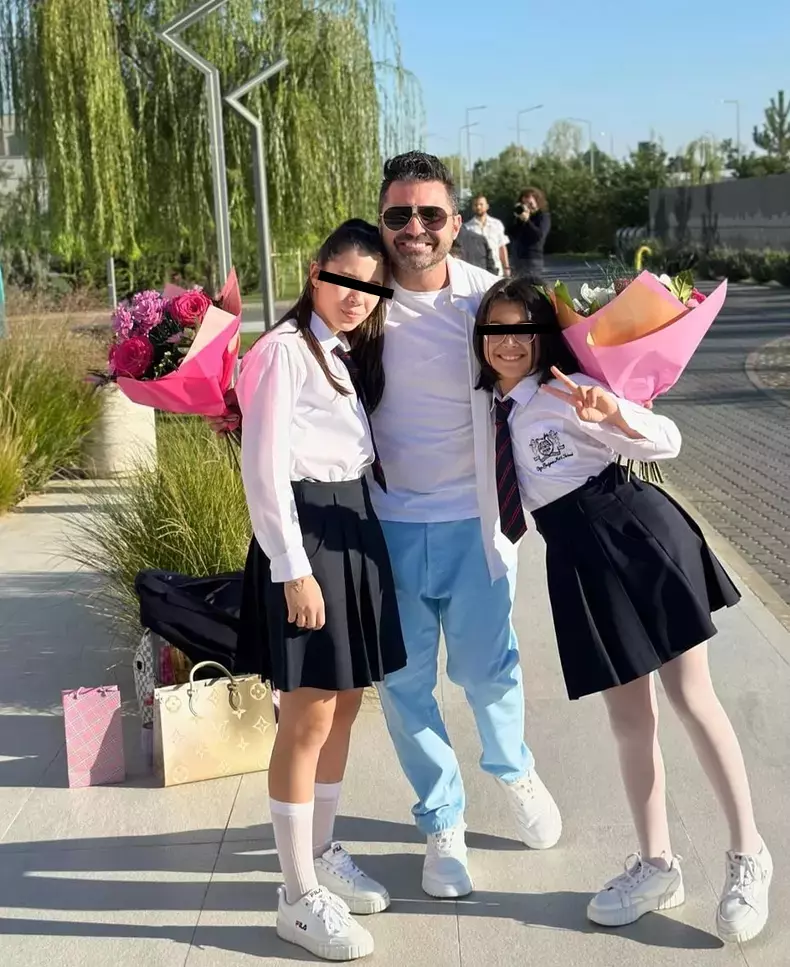 Pepe, alături de fiicele sale