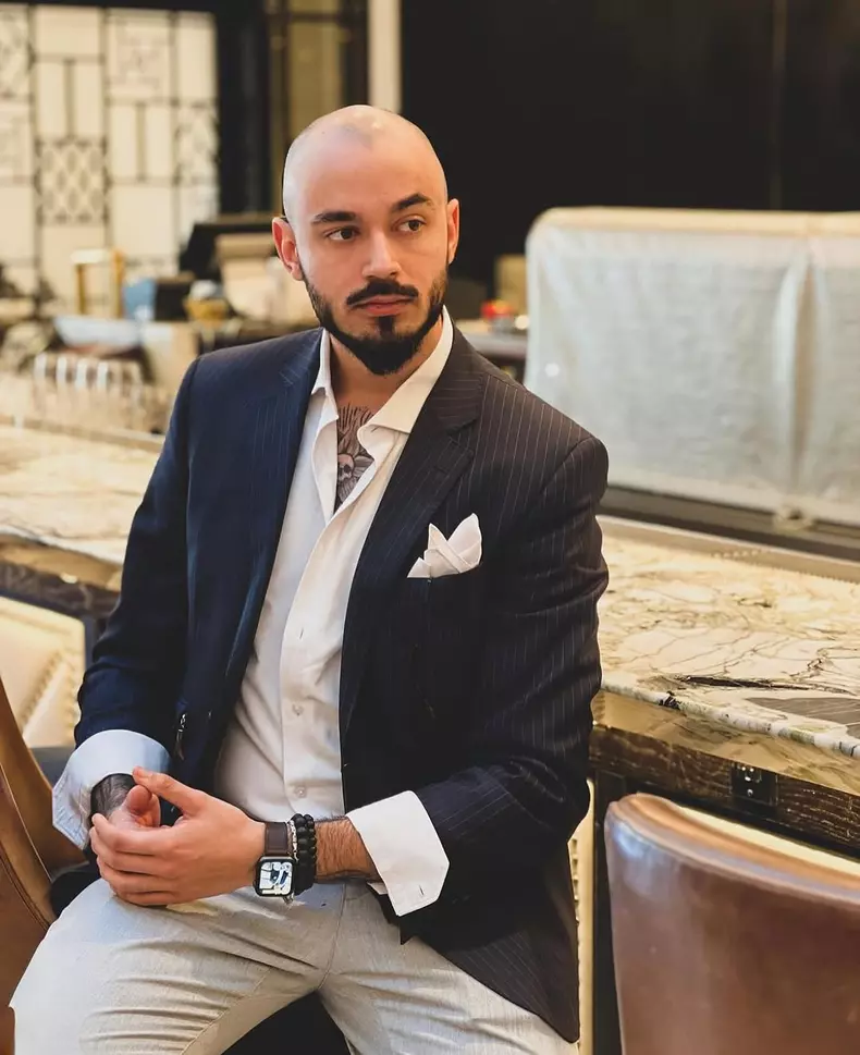 Victor Dorobanțu, despre surpriza de a juca alături de Lady Gaga în Wednesday   (1)