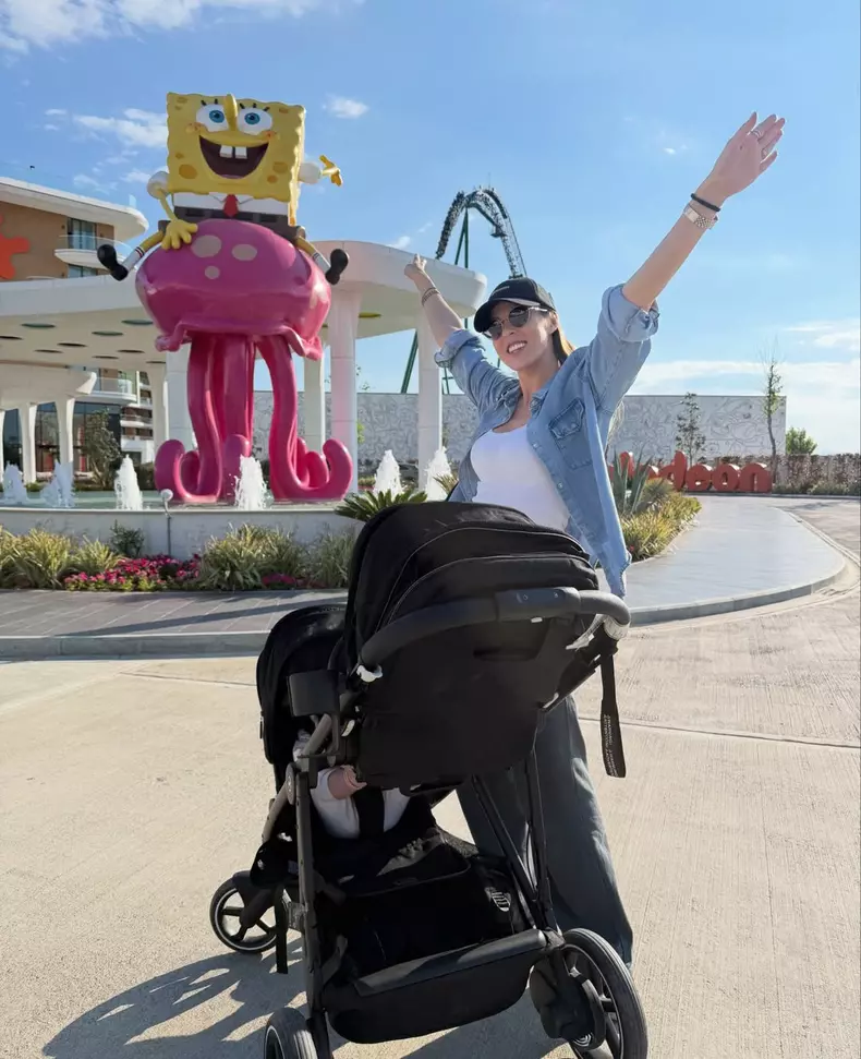 Roxana Nemeș vacanță cu gemenii în Antalya (12)