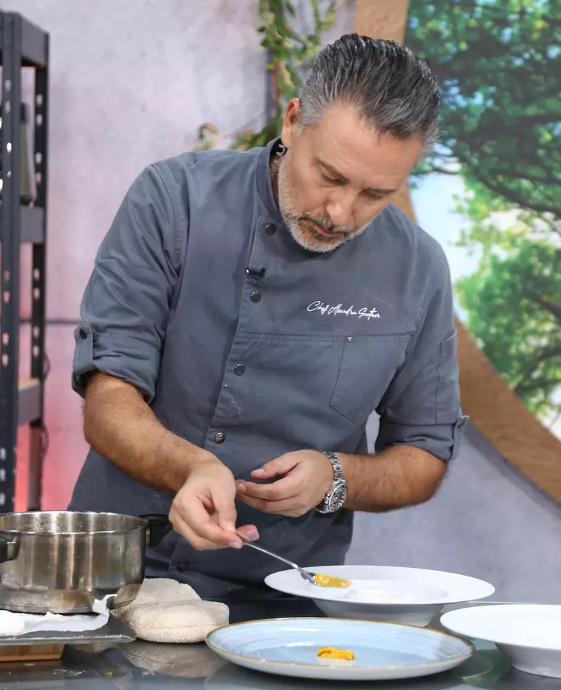 alexandru sautner in bucatarie