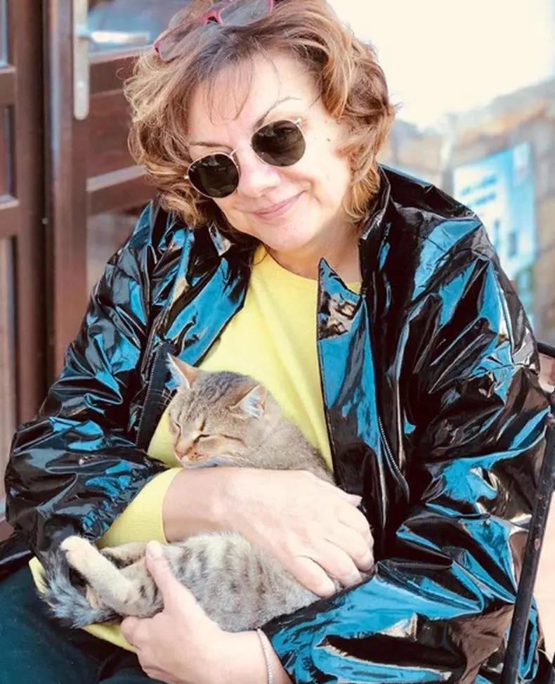 Carmen Tanase a renunta la viata de la oras