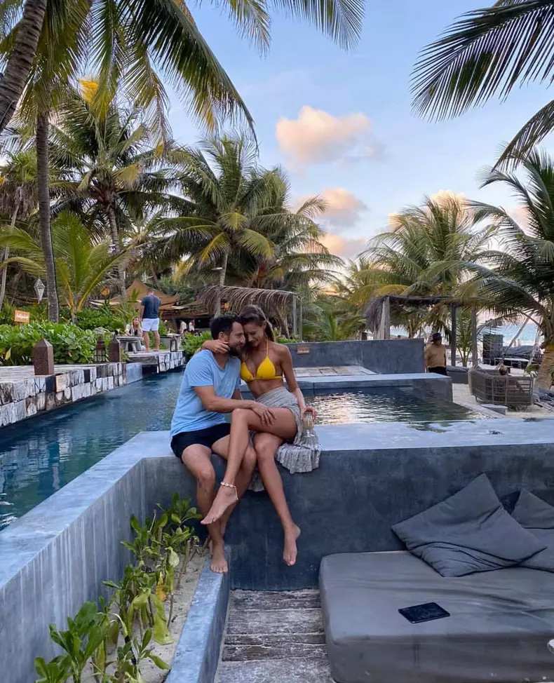 Dani-Oțil-și-Gabriela-Prisacariu.-Dani-Oțil-i-a-dat-inelul-iubitei-sale1