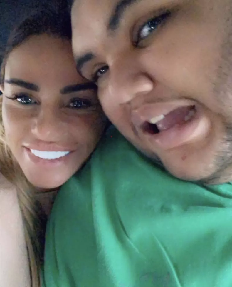 la-18-ani-fiul-lui-katie-price-are-185-de-kilograme-mancarea-o-sa-l-omoare_5