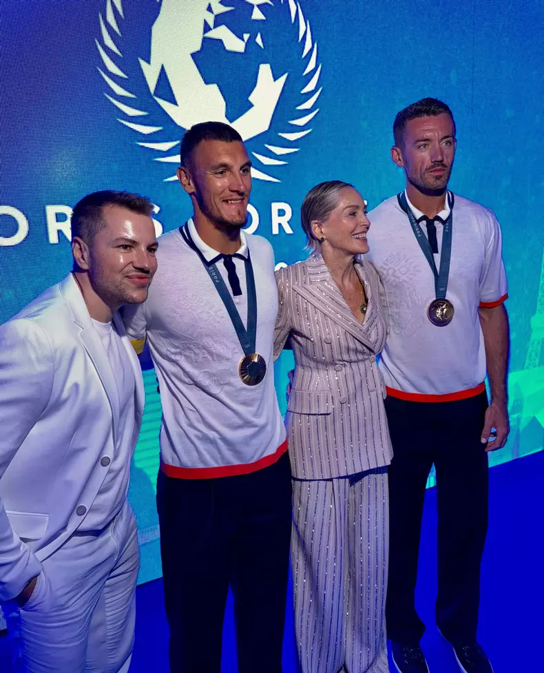 sharon-stone-olimpici-canotaj-gala-paris-christian-stan