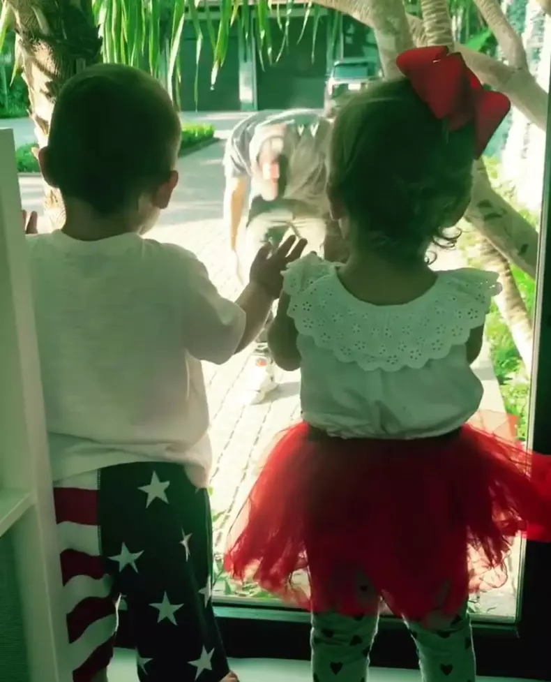 Lucy şi Nicholas, gemenii lui Enrique Iglesias și ai Annei Kurnikova