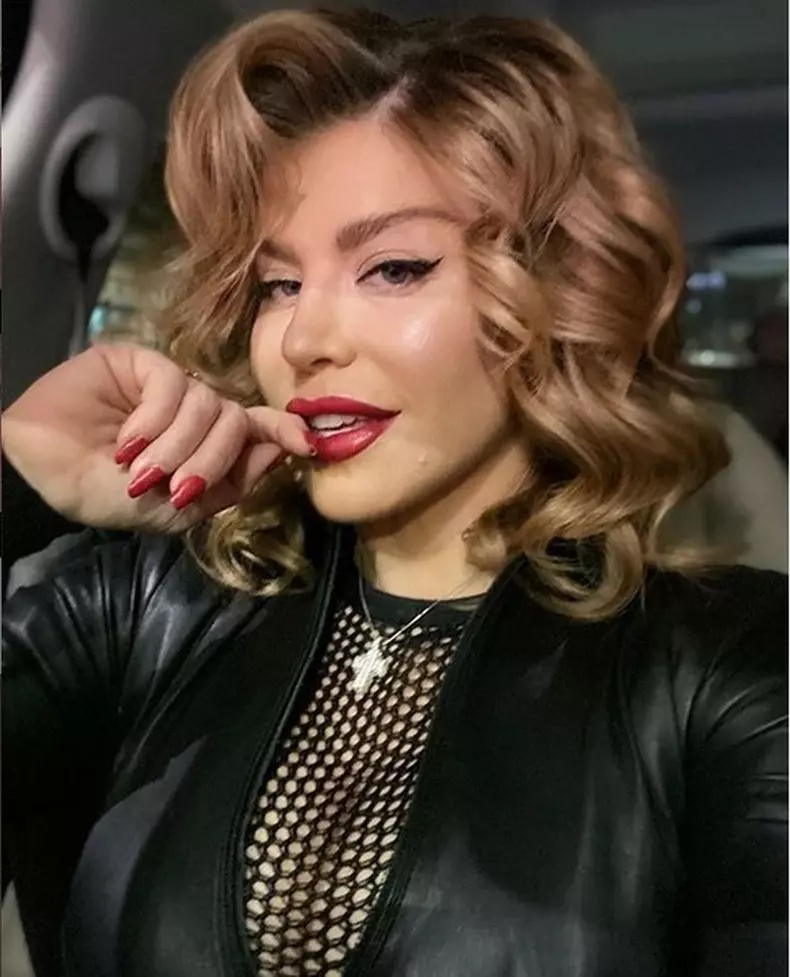 cum-arata-Loredana-Groza-fara-machiaj-5