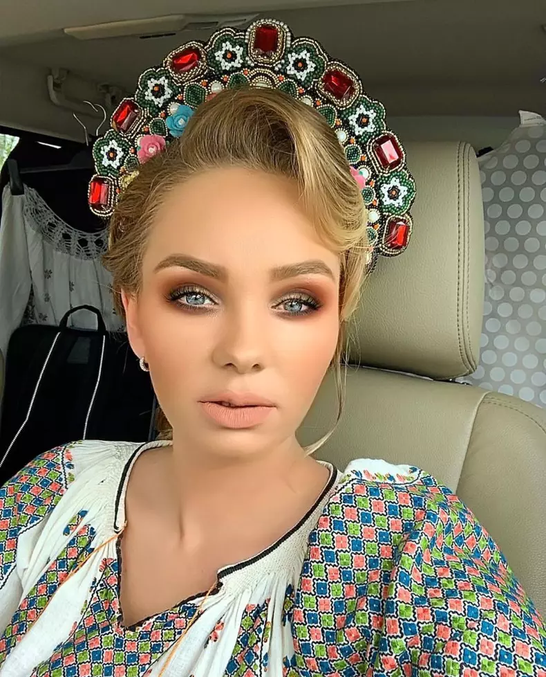 Maria Constantin și-a făcut buze mai mari