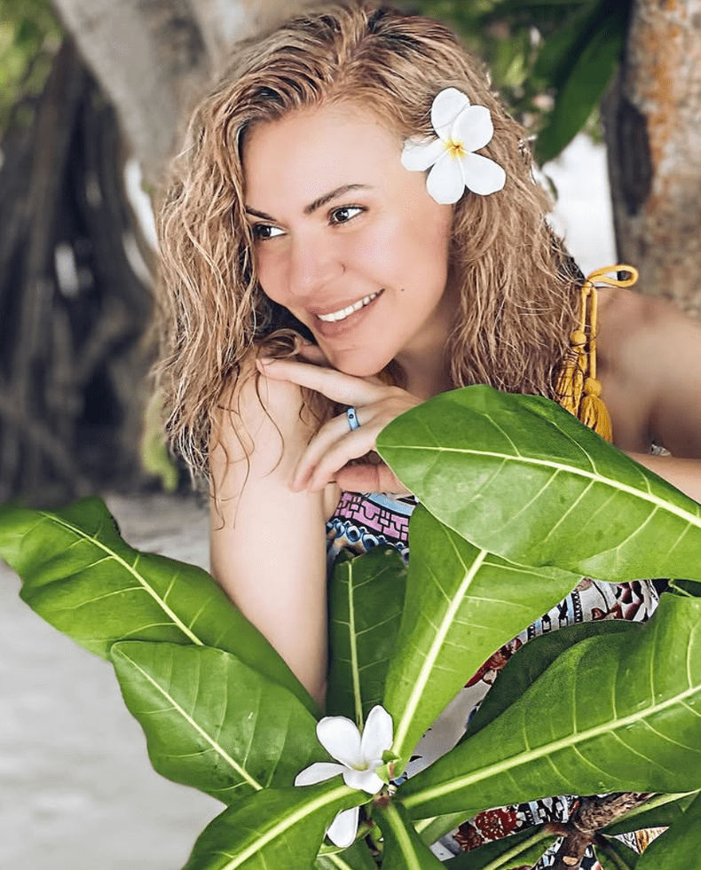 maria andrei 44