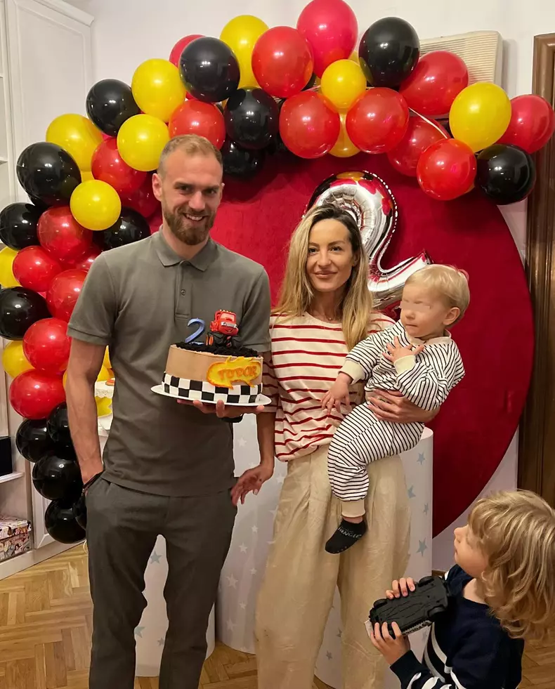 Flavia Mihășan, Marius Moldovan și băieții lor, Carol și Tudor