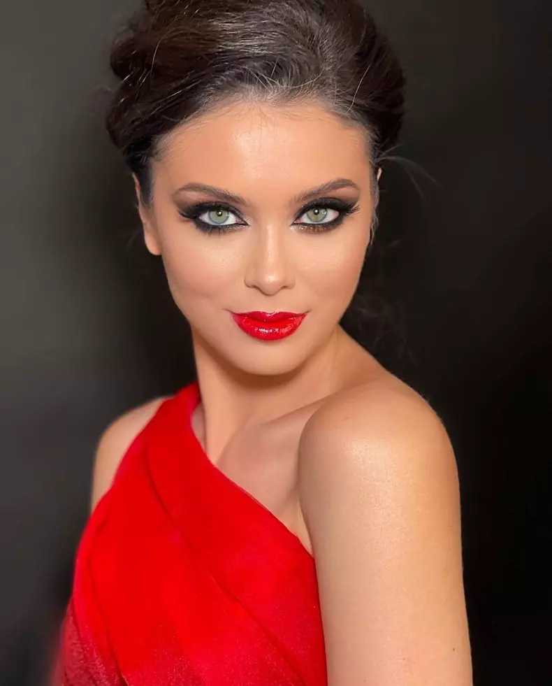 Anca Dumitra s-a logodit în secret