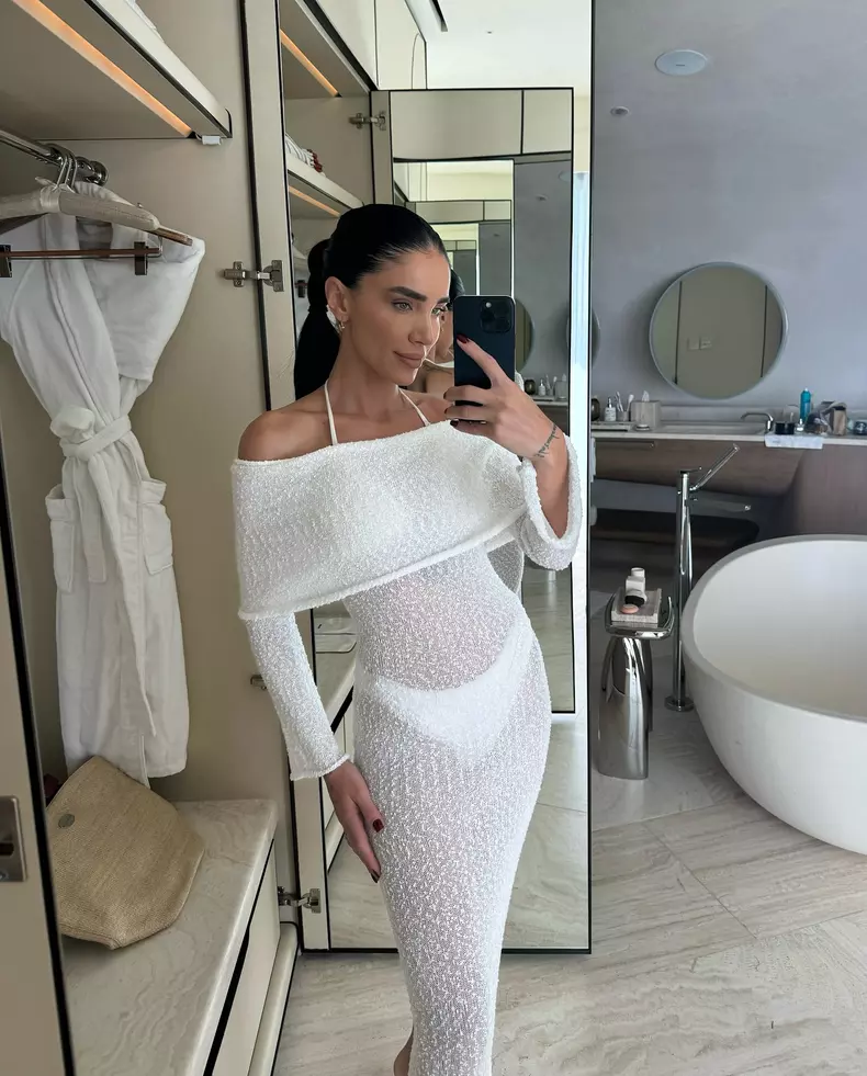 Adelina Pestrițu, imagini din resortul de lux din Arabia Saudită (9)