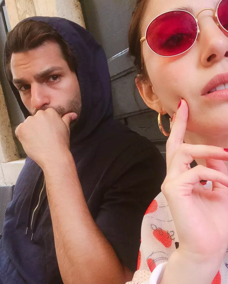 Ozge-Gurel-si-Serkan-Cayoglu-193481757_316800376729372_1242121665273742438_n