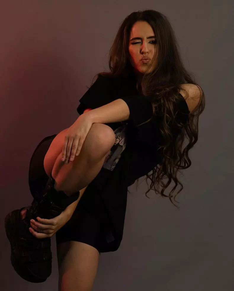 cine-este-ada-dumitru-din-echipa-faimosilor-de-la-survivor-romania-2023.-bebe-cotimanis-este-tatal-ei-vitreg-6