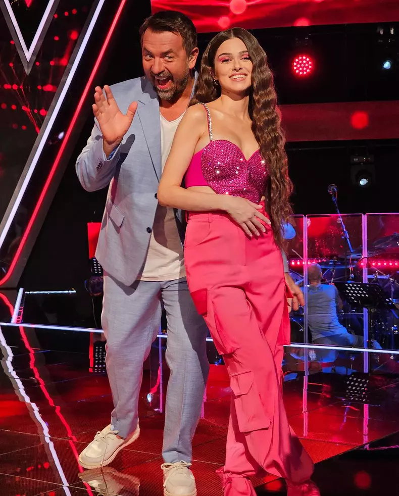 Theo Rose și-a botezat, în mare secret, fiul. Primele declarații