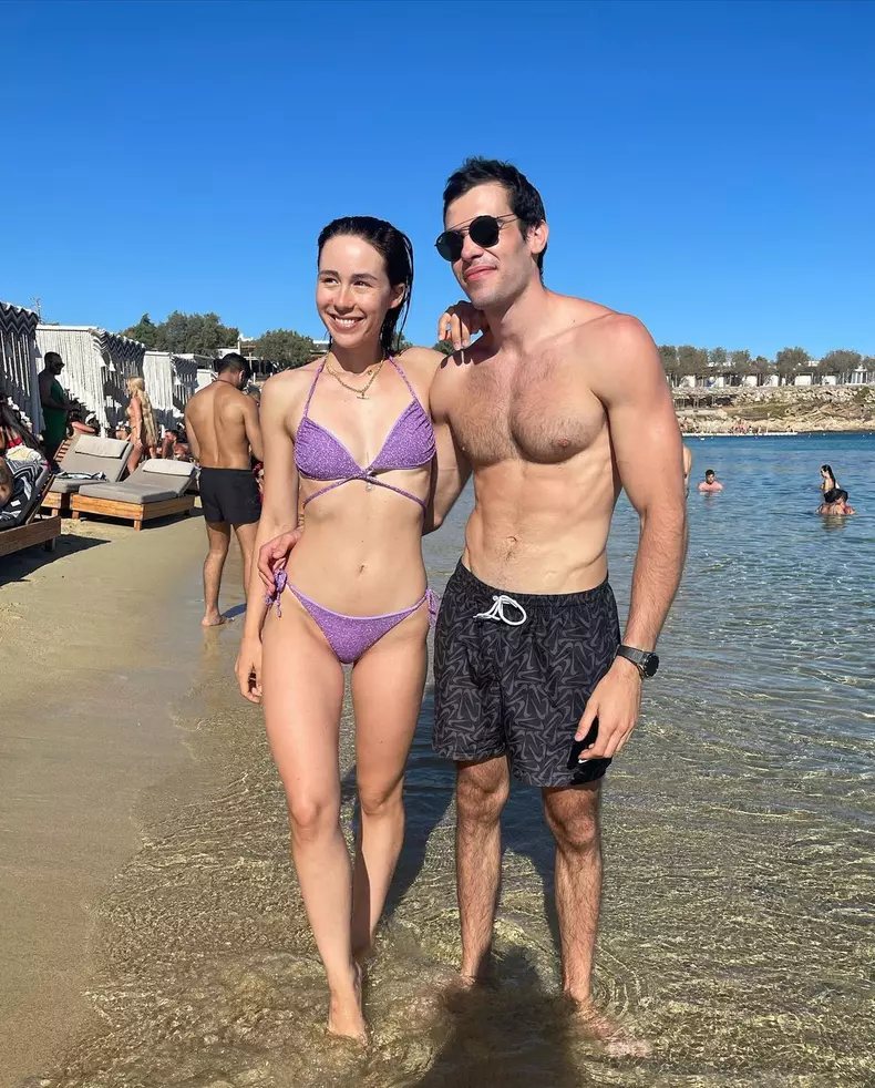Cum arată fiica celebrului Eros Ramazzotti. Aurora Ramazzotti are 24 de ani și face furori pe plajă, în costum de baie (4)