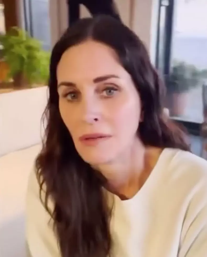Courteney Cox, virală pe internet. Gestul uimitor făcut în plină stradă de actrița din „Prietenii tăi”