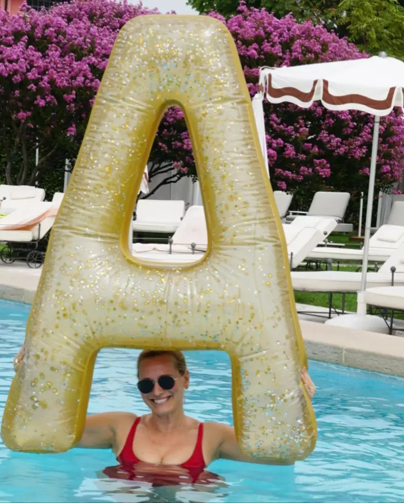andreea-esca-imagini-rare-in-costum-de-baie-3