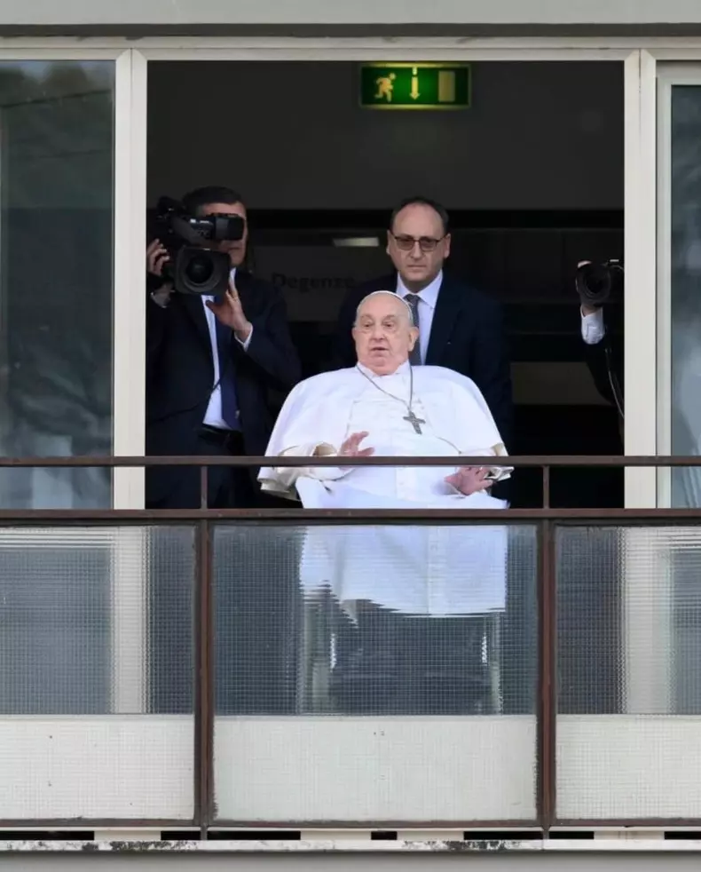 Papa-Francisc-externat-6