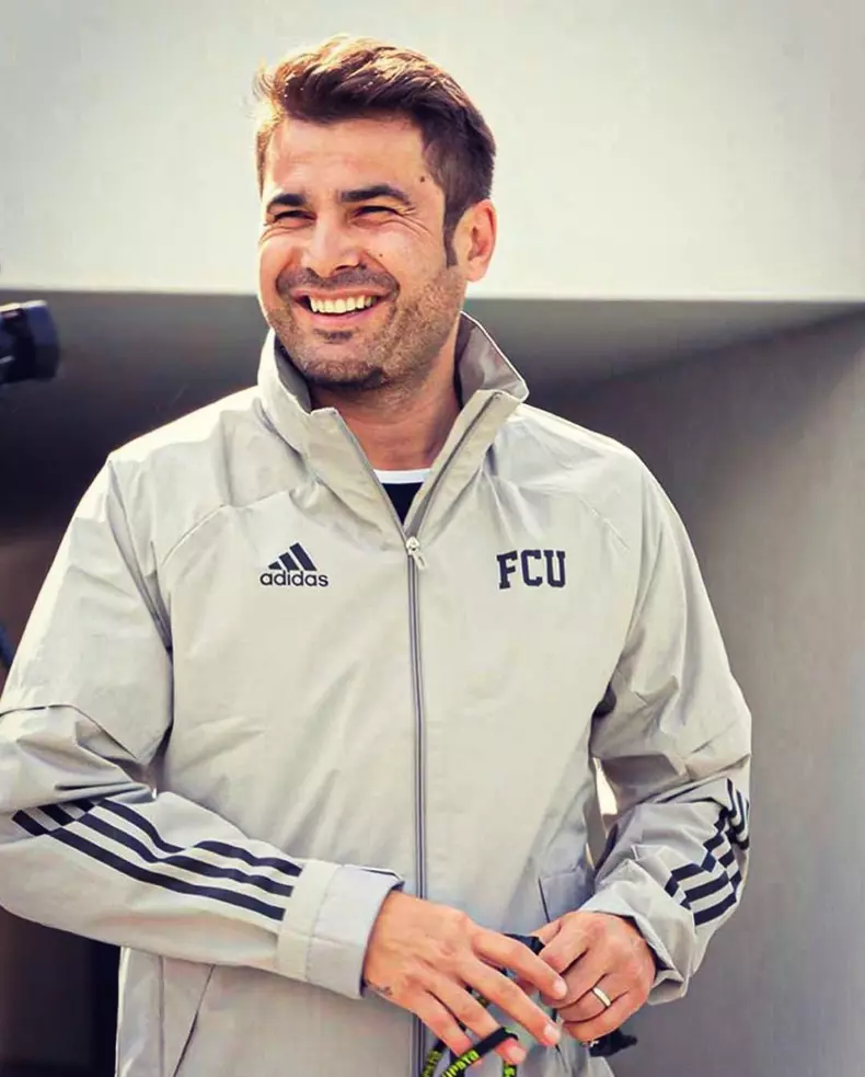 Fotografie-rara-cu-fiicele-lui-Adrian-Mutu.-Cum-arata-acum-Adriana-si-Maya-6