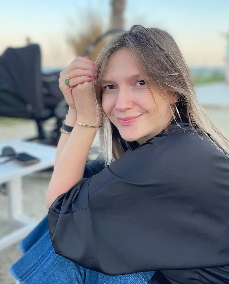 Adela Popescu a împlinit 35 de ani