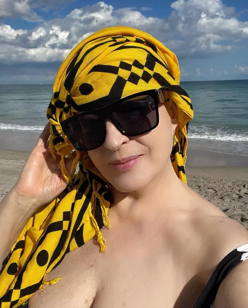 Cum arată Maria Dragomiroiu la 66 de ani. Artista s-a pozat în costum de baie, pe o plajă din Miami (9)