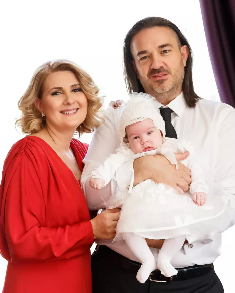 Alessandra-Stoicescu-Sergiu-Constantinescu-și-fiica-lor