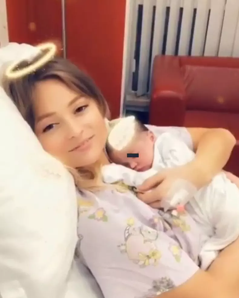 Oana a născut un băieţel, Bogdan, pe 17 martie