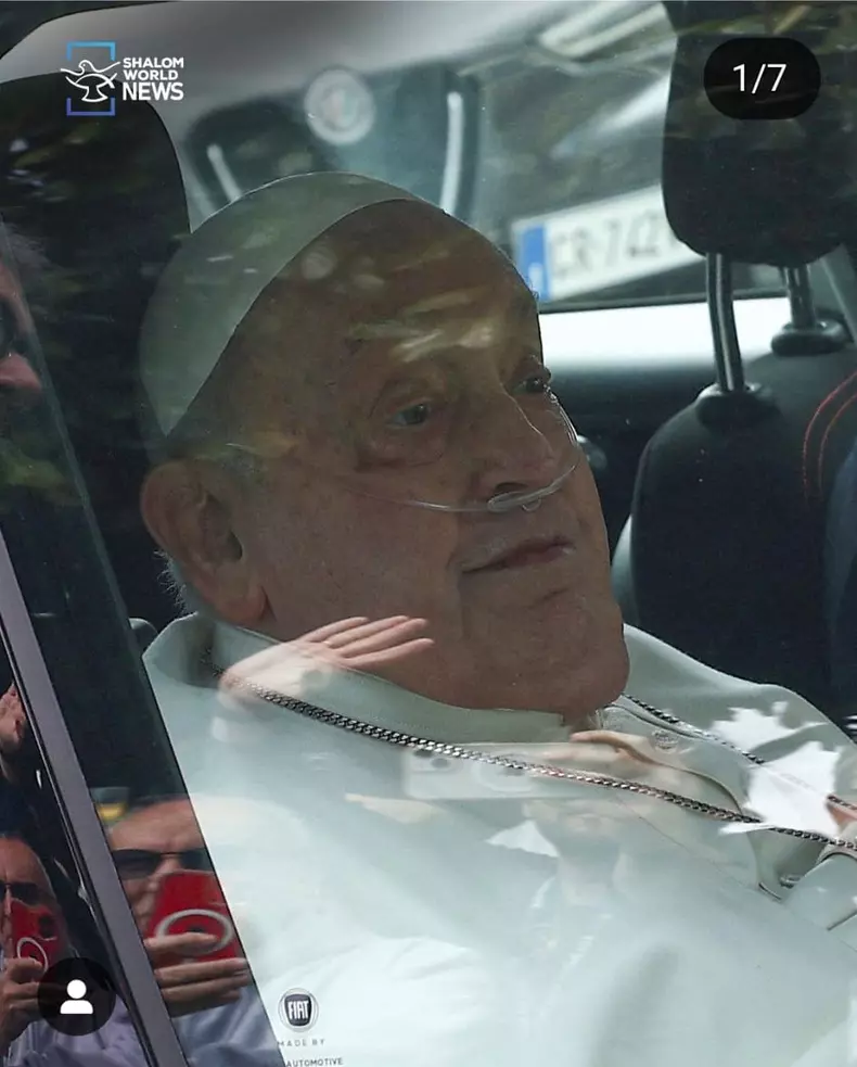 Papa-Francisc-externat-5