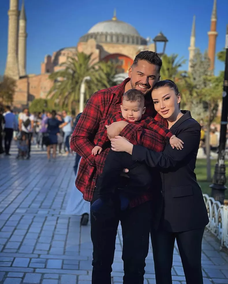 Shpat Kasapi familie