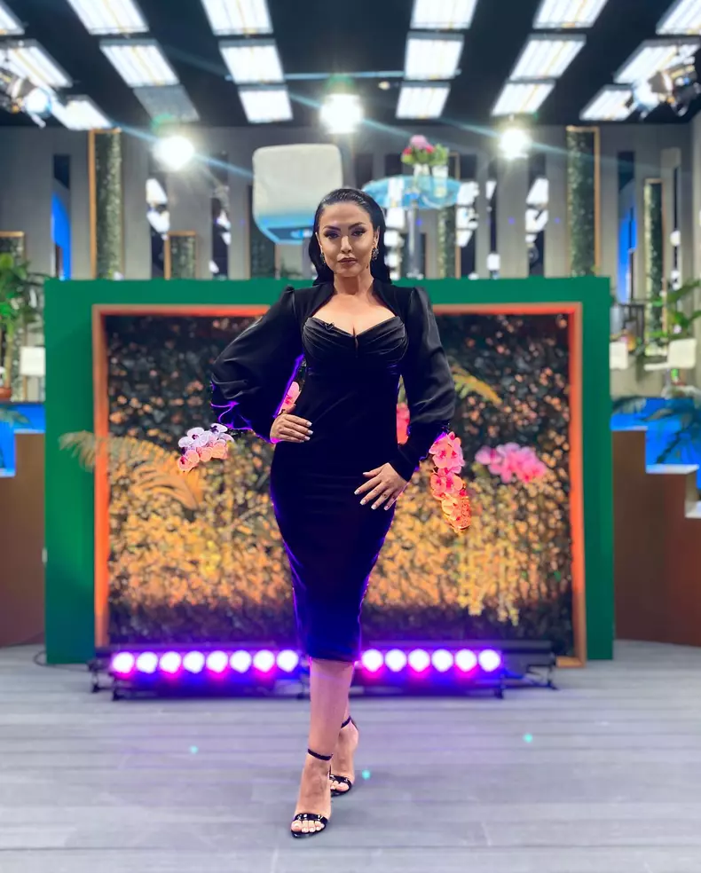 Andreea Mantea decolteu Casa Iubirii