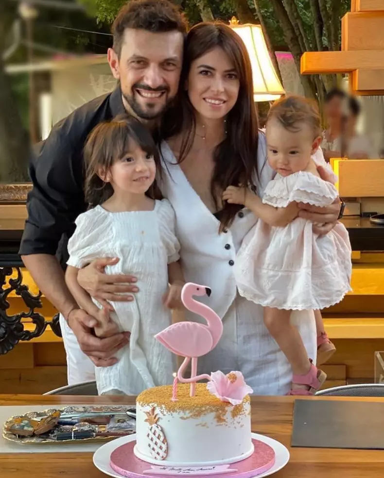 Diana Bart i-a rupt turta fiicei ei. Ce obiect neobișnuit a ales Amina de pe tăviță (4)