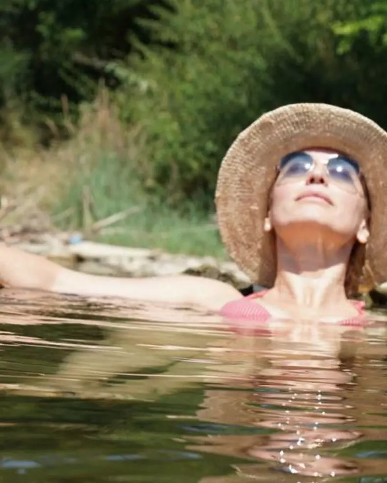 Andreea Esca lipsește de la pupitrul știrilor Pro TV. Ce s-a întâmplat cu prezentatoarea (1)