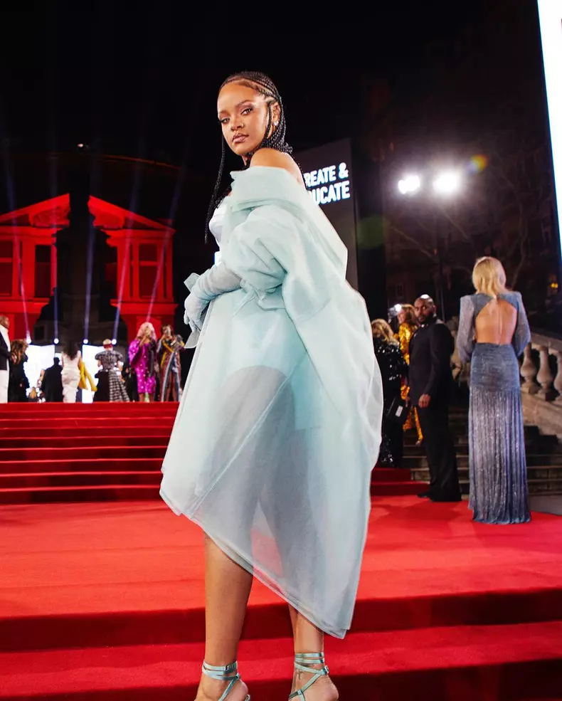 Rihanna a devenit artista cea mai bogată din întreaga lume. Ce avere a strâns RiRi (3)