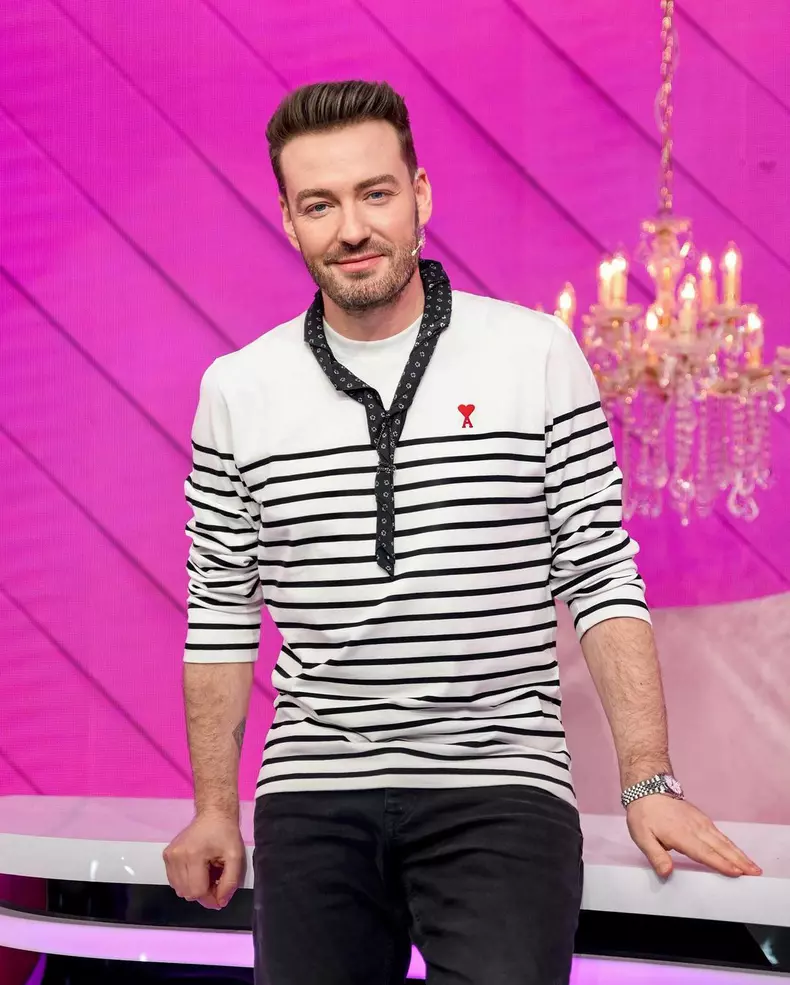 cum-a-ales-alexandru-abagiu-sa-devina-make-up-artist-5