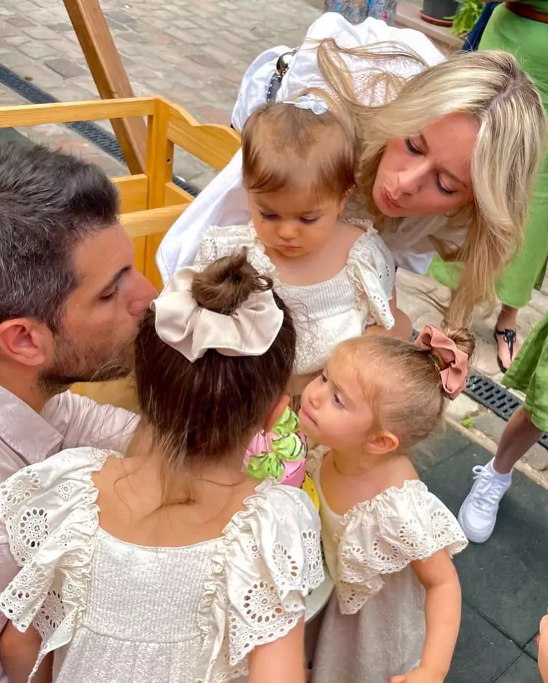 Laura Cosoi, petrecere în avans pentru fiica sa, Lara. Mezina familiei va împlini 1 an