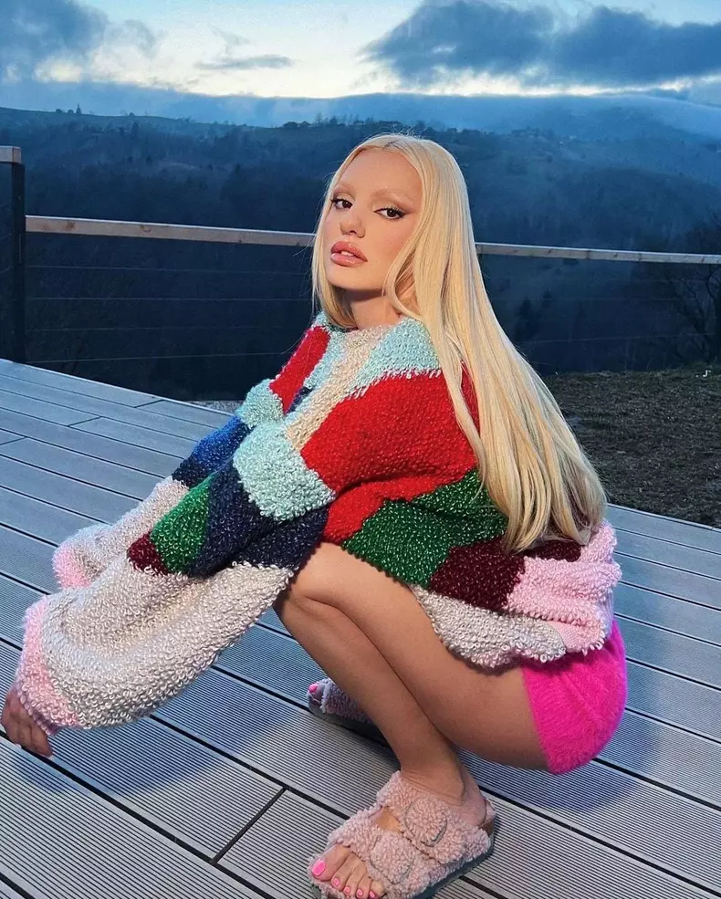 alexandra-stan-este-singura-de-doi-ani-4