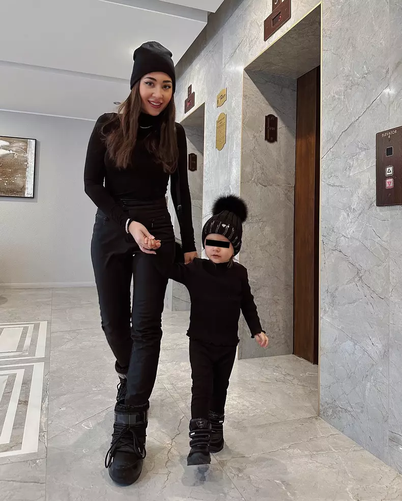 Nicole Cherry și fetița ei, Anastasia