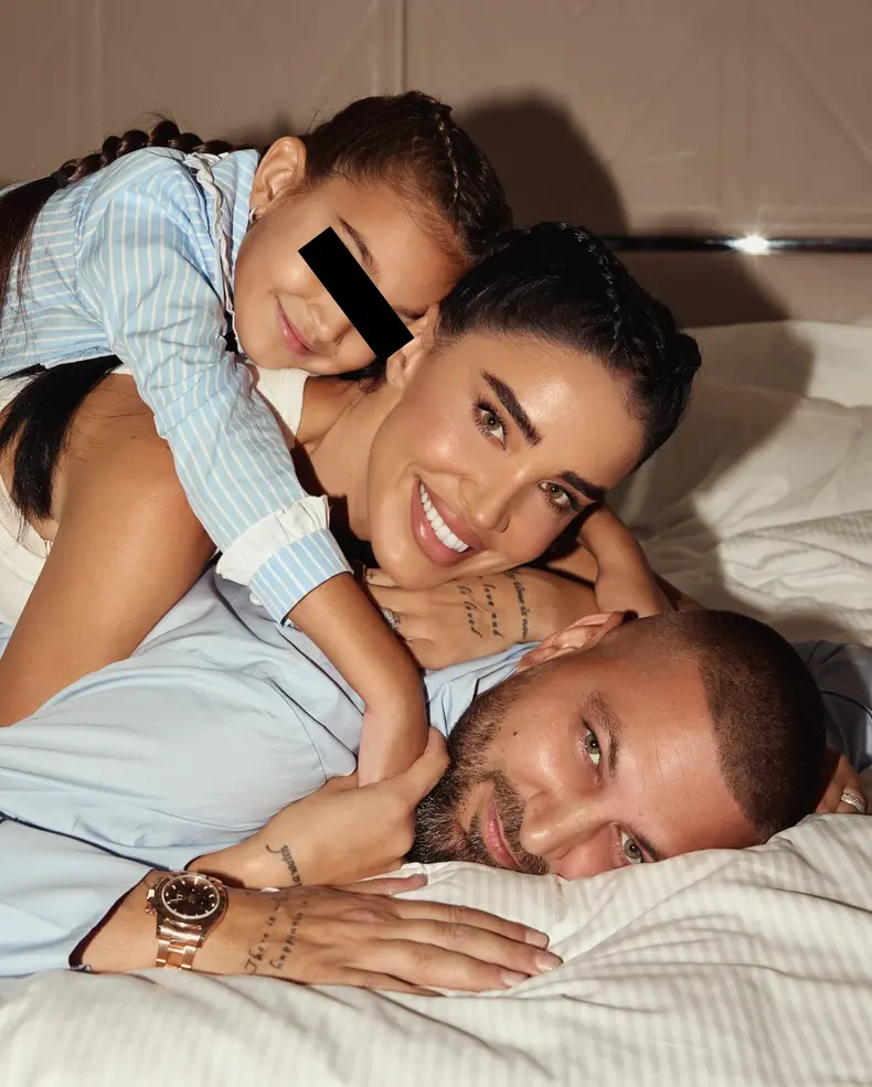 Adelina Pestrițu, soțul ei, Virgil Șteblea, și fiica lor, Zenaida Maria