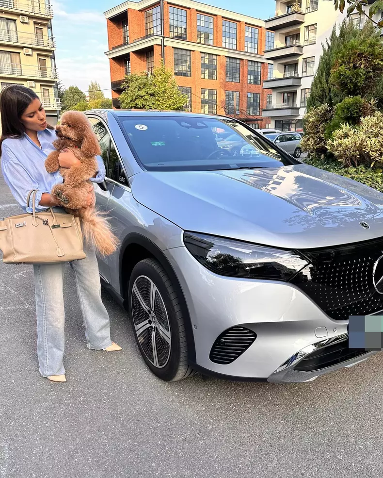 Ileana Lazariuc conduce un Mercedes-Benz EQE 350 4MATIC SUV (8)