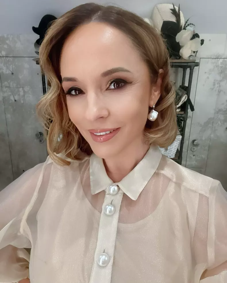 andreea marin in alb