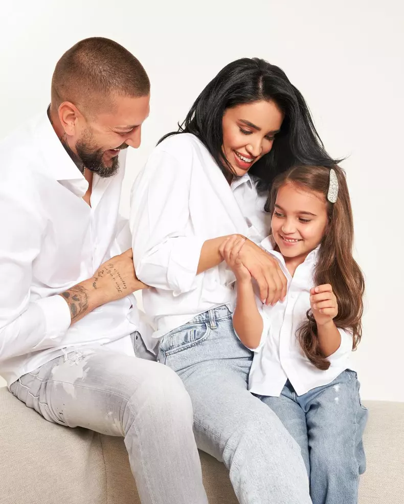 Adelina Pestritu, soțul ei și fiica lor, Zenaida